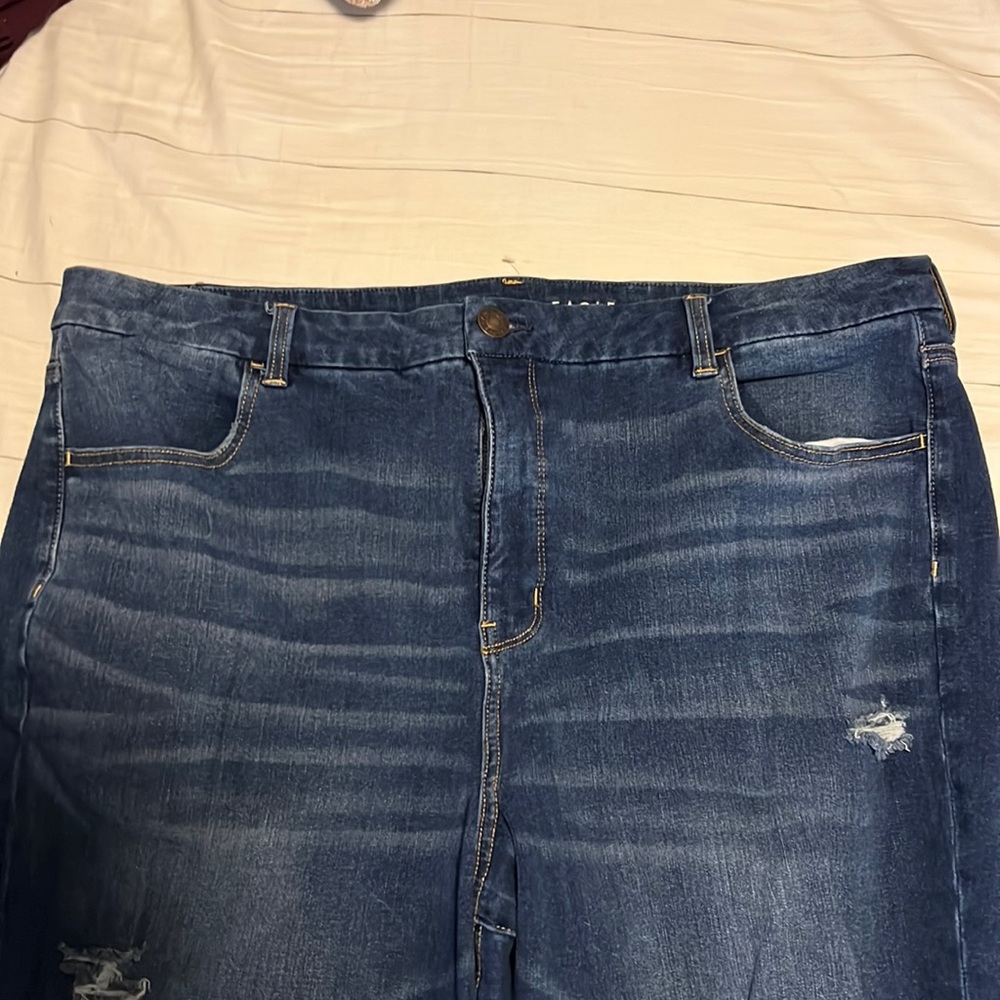 American Eagle Distressed jean